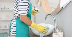 Come pulire il bagno in modo efficace e naturale