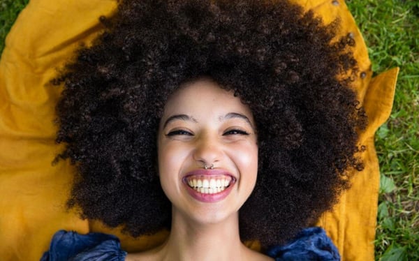Capelli ricci di tipo 4B